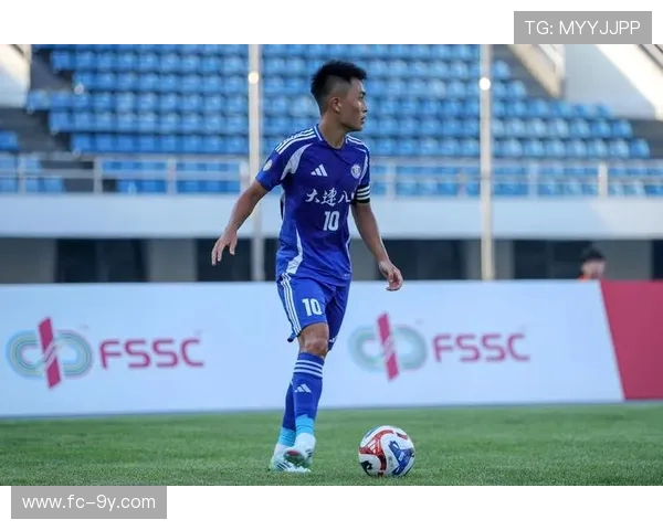 八中匡河校区足球队勇夺冠军彰显团队精神与不懈努力